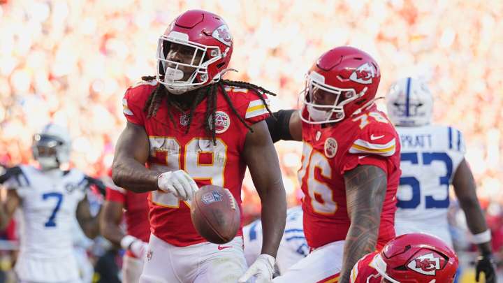 Kareem Hunt earns AFC offensive player of the week