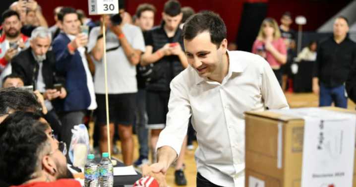 Stefano Di Carlo, el presidente más joven de la historia de River, en una elección histórica