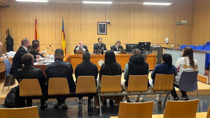 La trama de explotación sexual de Alzira (Valencia): obligadas a prostituirse 24 horas y a pagar 100 euros a la semana por habitación