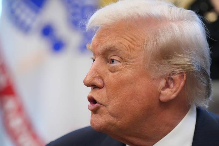 Trump afirma que demócratas se “excedieron” en la disputa por cierre federal