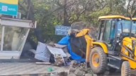 Video: GHMC removes makeshift shops in Hyderabad’s Aramghar
