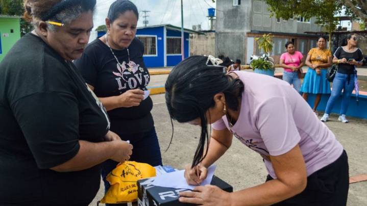 Continúan asambleas de calle para conformar Comités Bolivarianos de Base Integral
