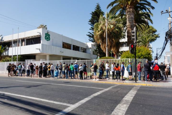 Gran afluencia de personas en comisarías para excusarse de votar