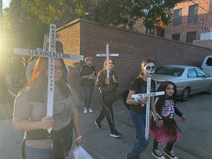 Con procesión honra BNRH a los migrantes que murieron buscando el sueño americano