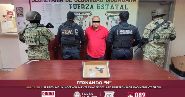 Se pasa un alto y le encuentran una pistola en el Valle de Mexicali