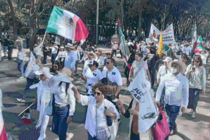 Generación Z revienta Reforma: así se desarrolla la protesta en la Cdmx