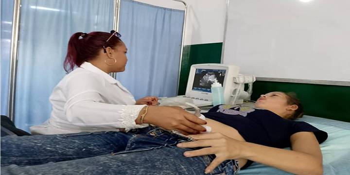 Atienden a más de 8 mil personas en jornada medica