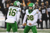 Deadspin | Atticus Sappington's last-second kick lifts No. 9 Oregon over No. 20 Iowa
