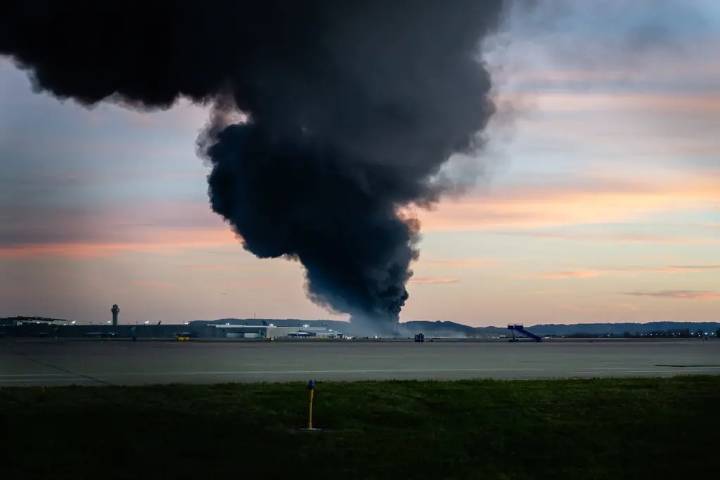 Aumentan a nueve los fallecidos por accidente de avión de carga en la ciudad estadounidense de Louisville