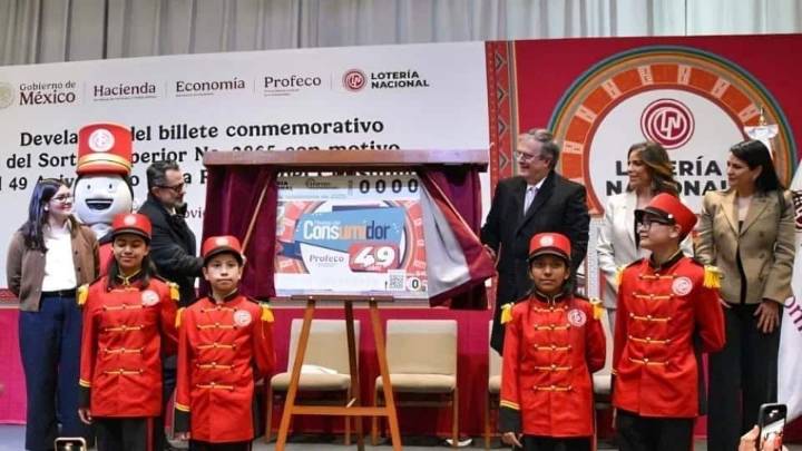 Profeco y Lotería Nacional celebran 49 años de la Revista del Consumidor