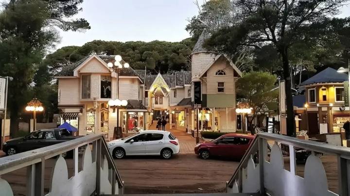 Polémica: vecinos de Cariló quieren levantar un alambrado para separarse de Villa Gesell