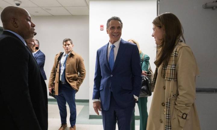 Recta final por la Alcaldía de Nueva York: Cuomo usa la IA y Mamdani una campaña a pie