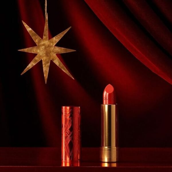 Coty shares jump on forecast for second