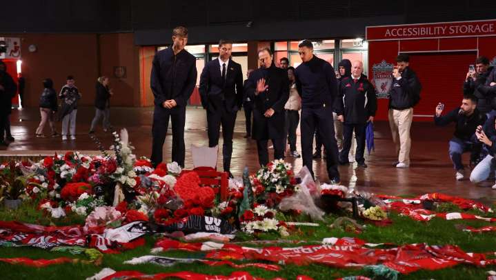 Real Madrid homenajea a Diogo Jota con una ofrenda floral en Anfield