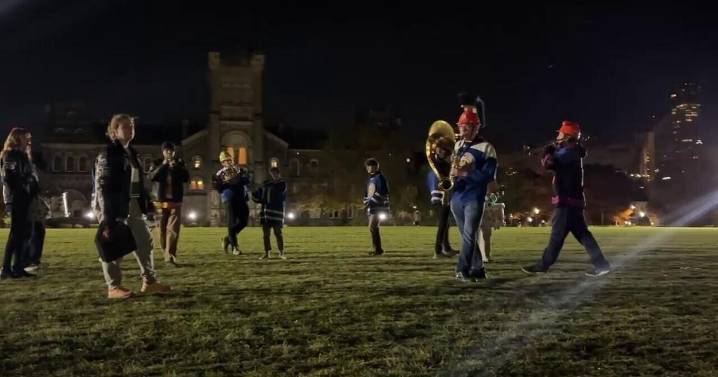 U of T band bring the vibes as crowd awaits first pitch