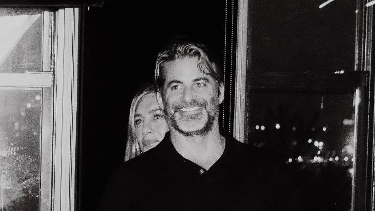 Jennifer Aniston hace oficial en Instagram su relación con Jim Curtis