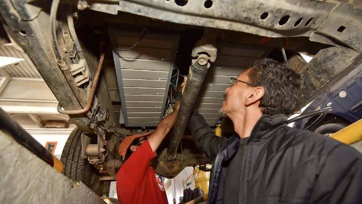 Buscan mecánico de montacargas en Puebla, estos son los requisitos