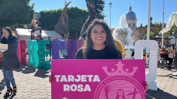 Tarjeta Rosa: ¿seguirán recibiendo el apoyo económico en 2026 las mujeres que ya son beneficiarias?