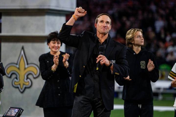 Report: Fox signs Drew Brees as full