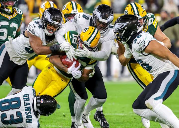 Philadelphia supera a GreenBay en cierre de la semana 10