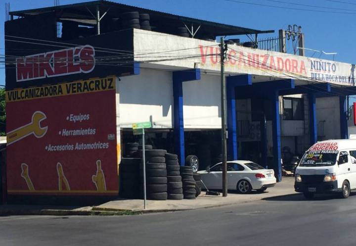 Van por más anuncios y objetos que alteran la imagen urbana de Cancún