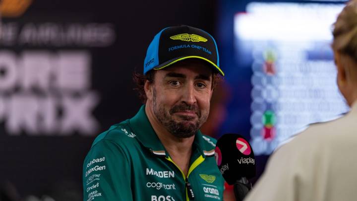 El surrealista alivio de Alonso con el Aston Martin: "Hay que celebrar que solo..."