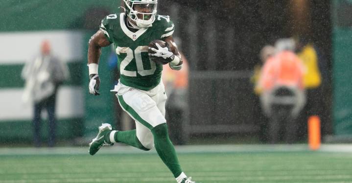 The Jets trade deadline moves should change the calculus on their Breece Hall decision