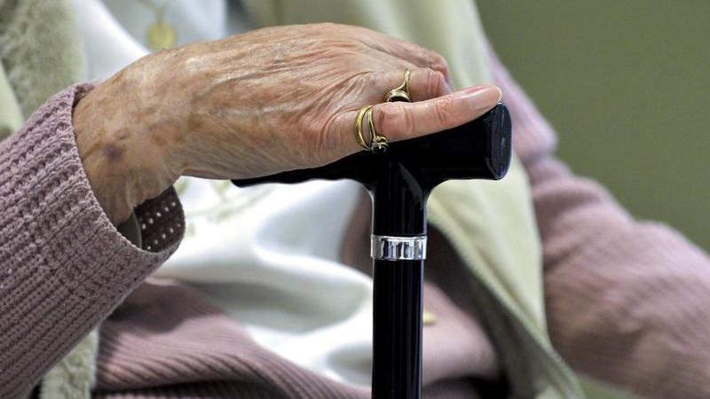 NSW Police use pepper spray on aged care resident accused of making threats while swinging metal ornament