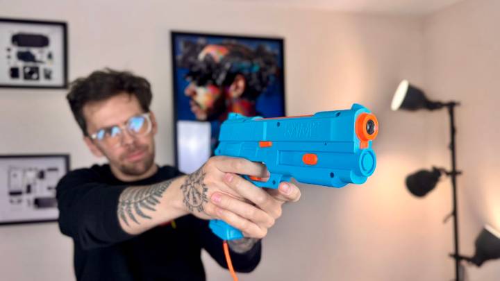 I turned my living room into an arcade with the G’AIM’E light guns and lost a whole night to Time Crisis