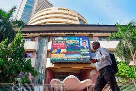 Sensex, Nifty fall for 3rd day dragged by  foreign fund outflows, weak global peers