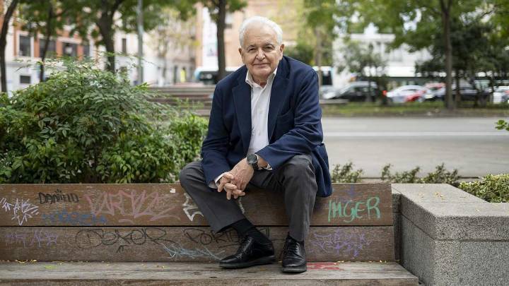 Bernardo Díaz Nosty, catedrático emérito de Periodismo y escritor: "Las corresponsales extranjeras en España documentaron los crímenes de guerra"