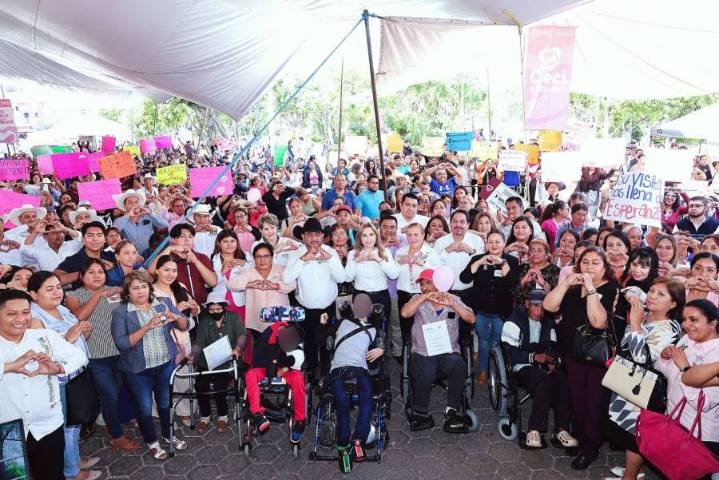 Con sensibilidad y empatía, SEDIF entrega apoyos por 32 mdp a familias para una vida digna