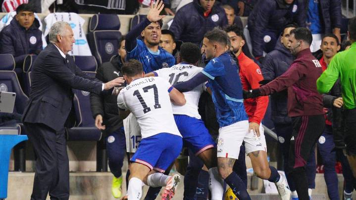 Reyna scores in 1st international start in 16 months, surpasses father, as US beats Paraguay 2