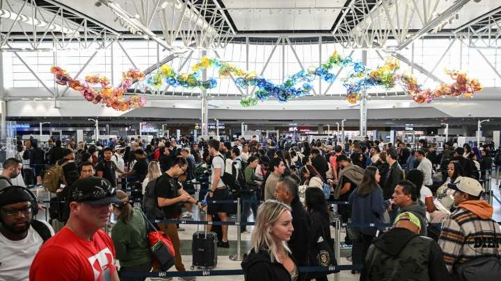 Más de un millar de vuelos cancelados en EEUU por parálisis presupuestaria