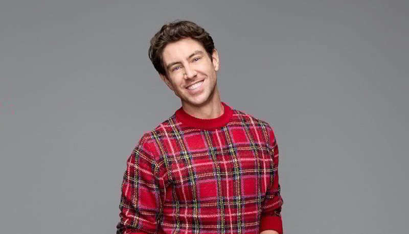Get to Know ‘Finding Mr. Christmas’ Contestant Robbie Simpson with These 10 Fun Facts! (Exclusive) | 10 Fun Facts, Exclusive, Finding Mr. Christmas, Hallmark Channel, Robbie Simpson | Celebrity News a