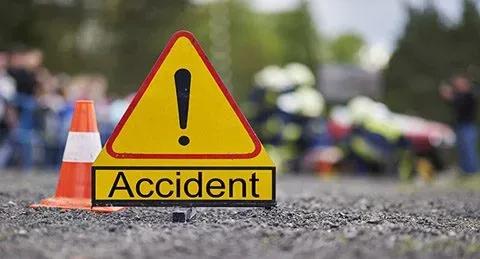 16 injured as minibus overturns on Jammu