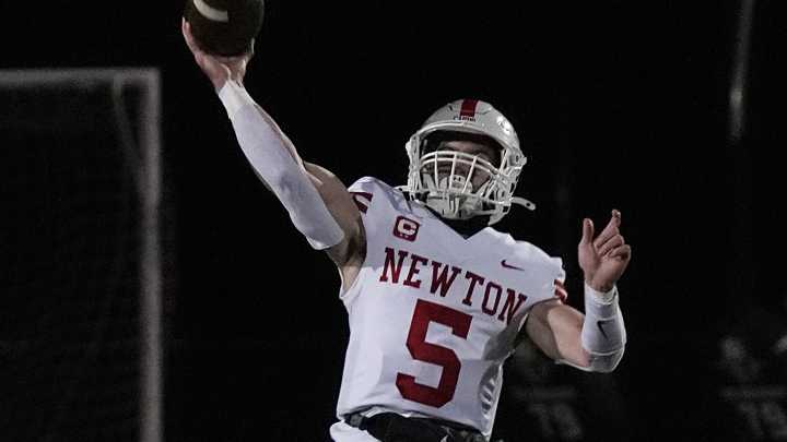 10 top Iowa high school football performers from IHSAA quarterfinals