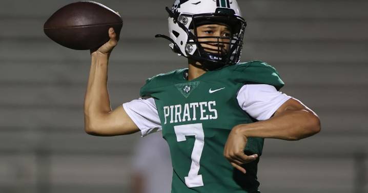 District 6-5A Division II: Pirates fall in season finale