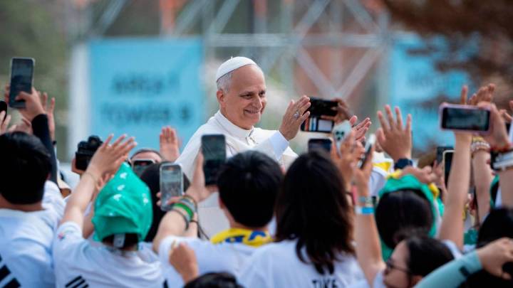 El fervor de los jóvenes católicos crece y aparece en el arte y la política