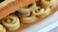 El mejor bocadillo de calamares de Madrid está en el barrio más 'pijo': lo recomienda la Guía Repsol
