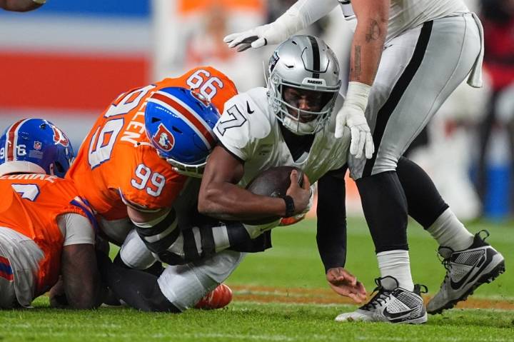 Broncos' defense shines in 10-7 squeaker over Raiders despite offensive and special teams struggles