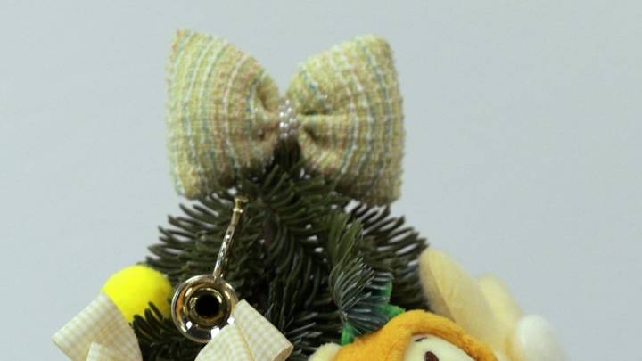 El moño gigante destrona a la estrella: la nueva tendencia que revoluciona los árboles de Navidad