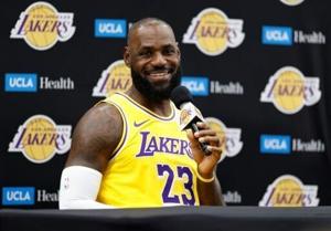 LeBron back in training, edges closer to Lakers return
