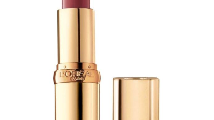 Shoppers Have Used This $7 90s Lipstick for ‘Over 20 Years’ & It ‘Stays on for Hours & Hours’