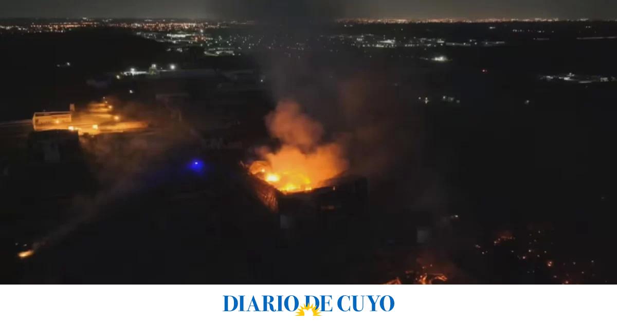 Explosión en Ezeiza: se reavivó el fuego en el Polígono Industrial