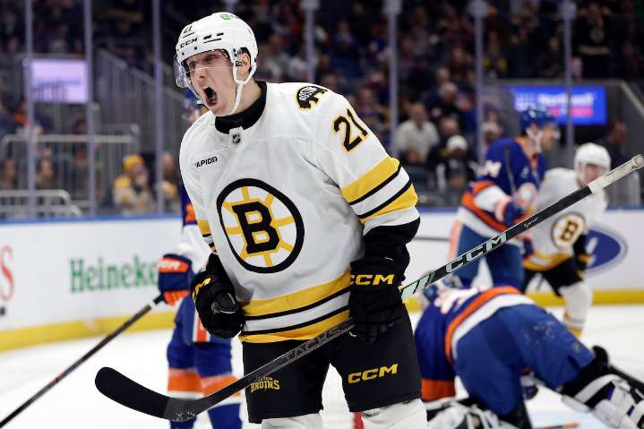 Bruins’ rookie seizes opportunity, lifts Boston past Islanders