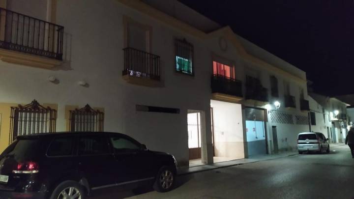 Muere una niña de un año y medio tras caerle un muro de una azotea en Córdoba