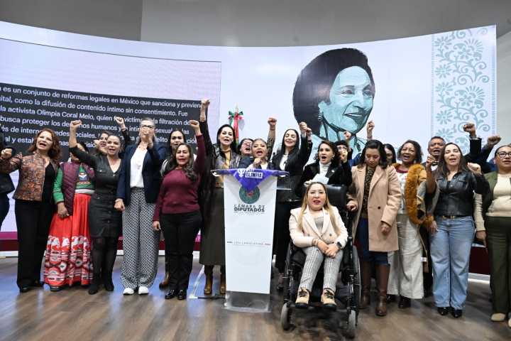 Diputadas de Morena condenan acoso a Claudia Sheinbaum