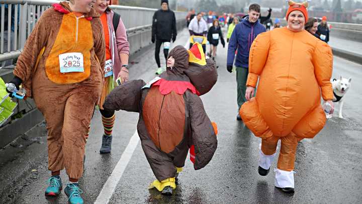 See festive costumes at Bremerton Foodline’s Bridge to Bridge Turkey Trot