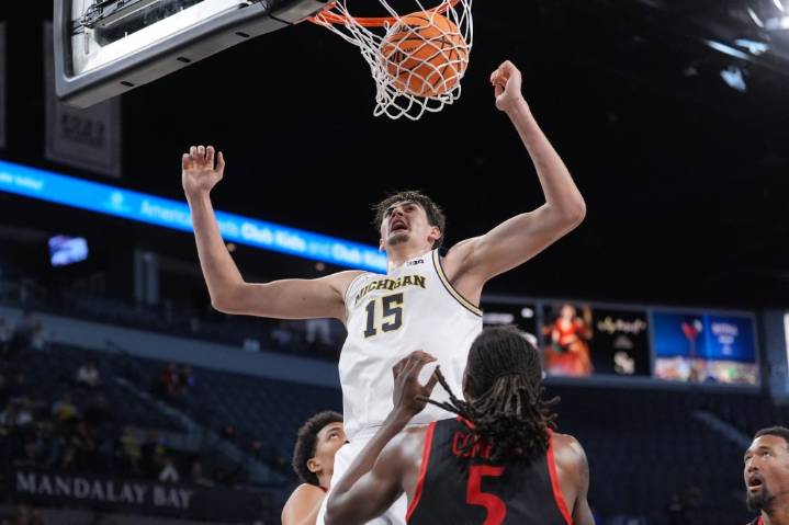 Michigan, man: Wolverines rout Aztecs in Players Era Festival opener